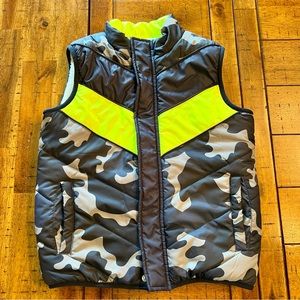 8Y Egg New York Boy’s Blue & Neon Camo Camouflage Sherpa Vest
